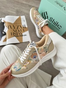 کتونی نایک گلدار 1868