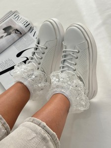 کتونی زنجیری 2001