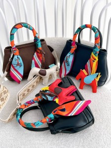 کیف دخترانه دستمال دار 3431