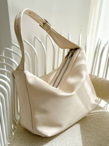 کیف دوزیپ مانیل 3414