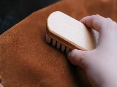 راهنمای نگهداری کیف جیر زنانه و جنسهای مشابه