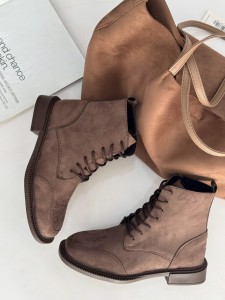 نیم بوت روما شیکو 4207