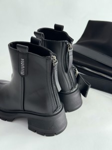 نیم بوت بغل میو 2104