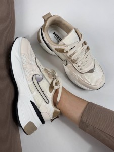 کتونی نایک تونر 8107