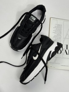 کتونی نایک زوم 4290