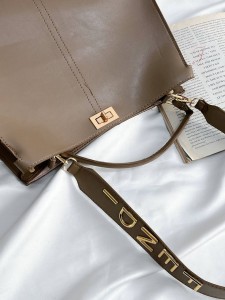 کیف فندی قفلدار 1771