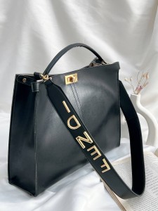 کیف فندی قفلدار 1771