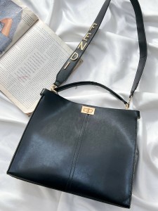 کیف فندی قفلدار 1771