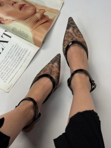 پاشنه ورنی 4074