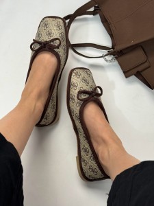 کالج پاپیونی گل رز 4313