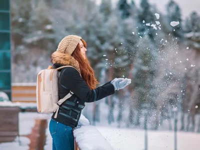 آشنایی با ویژگی های کوله پشتی زنانه با دوام و ضد آب