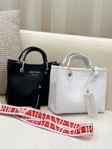 کیف آرمانی 1394