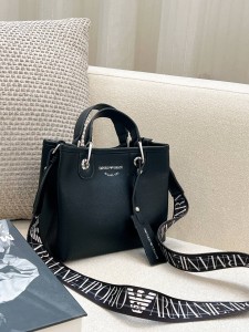 کیف آرمانی 1394