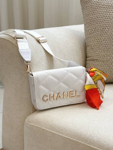 کیف گلدوزی شنل 3557