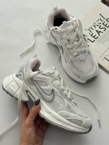 کتونی نایک وی هامون 4364