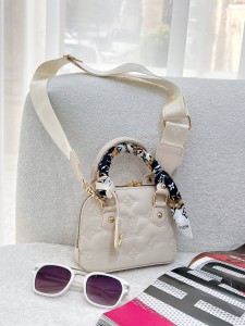 کیف روسری ال وی 3394