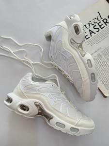 کتونی نایک تی ان 2512