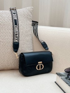 کیف دیور ماهک 3546