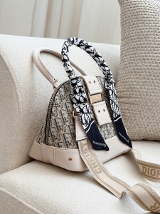 کیف صندوقی جلوسگک 2730