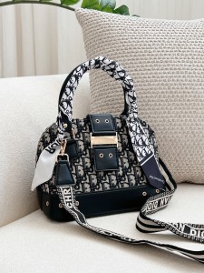 کیف صندوقی جلوسگک 2730