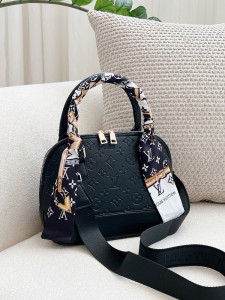 کیف صندوقی جلوسگک 2730