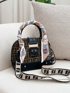 کیف صندوقی جلوسگک 2730
