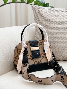 کیف صندوقی جلوسگک 2730