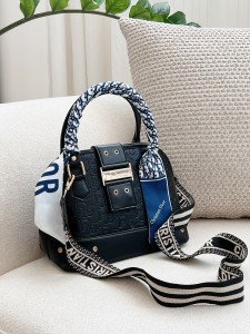 کیف صندوقی جلوسگک 2730