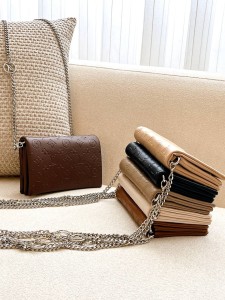 کیف ال وی زنجیردار 13640
