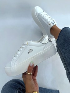 ونس لاگوست 5576