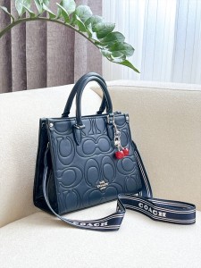 کیف مربع کوچ 3586