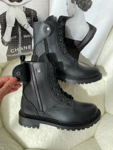 نیم بوت بغل دکمه ای فشیون 1202