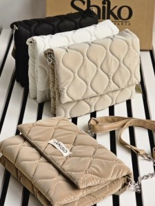 کیف پافری گلدوزی منگو 1078