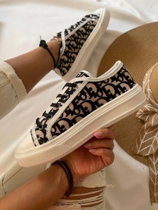 کانوس دیور 1373