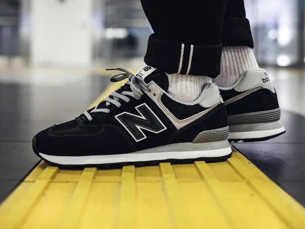 کتونی نیوبالانس مدل کلاسیک زنانه