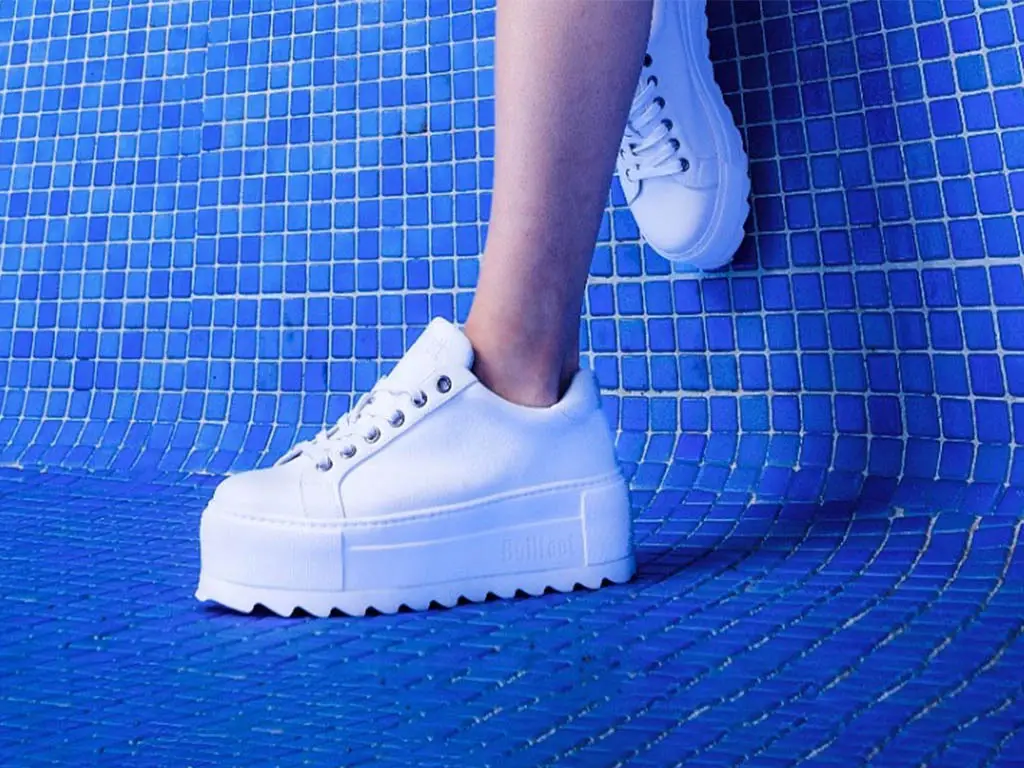 کتانی زنانه پلتفرم / لژدار چیست؟