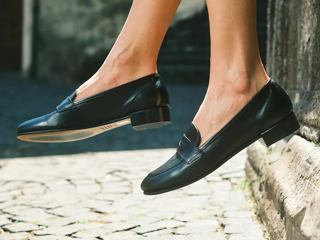 اشتباهات رایج در انتخاب کفش کالج زنانه و راهکارهای جلوگیری از آن