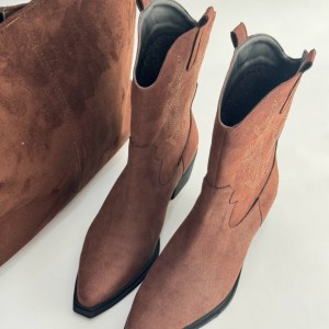 نیم بوت پاشنه گلدوزی شوگو4244