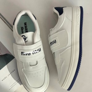 ونس چسبی میو میو 4380