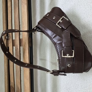 کیف پاس تک بند 1000