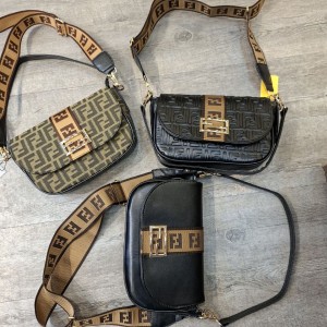 کیف فندی نیمگرد 3520