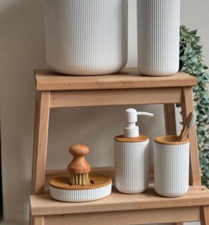 ست سرویس بهداشتی ۵ پارچه طرح چوب