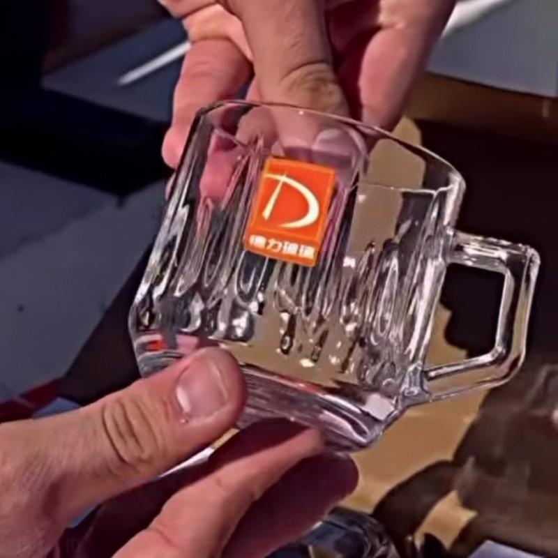 فنجان دسته دار طرح نیزه ای برند دلی