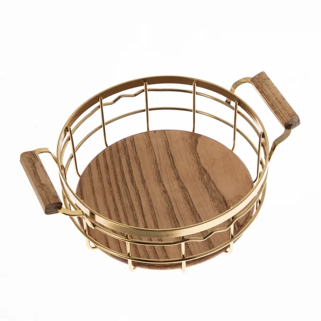 سبد نان و میوه بی وی کی