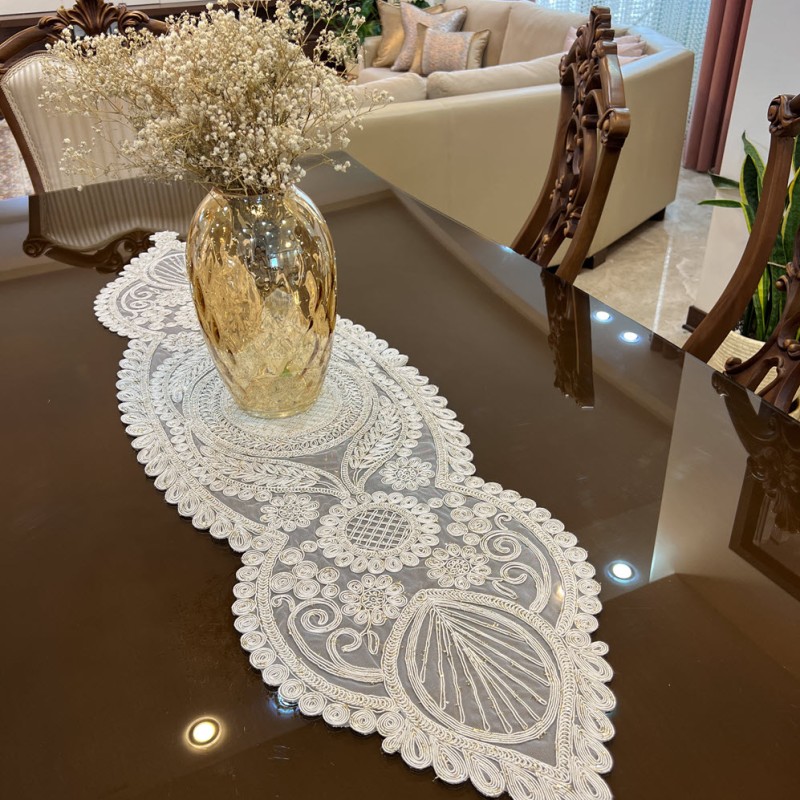 رومیزی تکی زردوزی