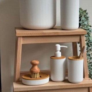 ست سرویس بهداشتی ۵ پارچه طرح چوب