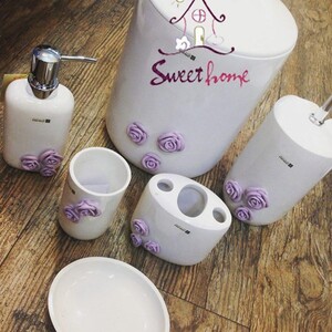 ست سرویس بهداشتی طرح گل بنفش