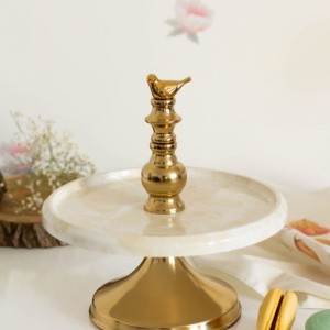 شیرینی خوری یک طبقه سفید