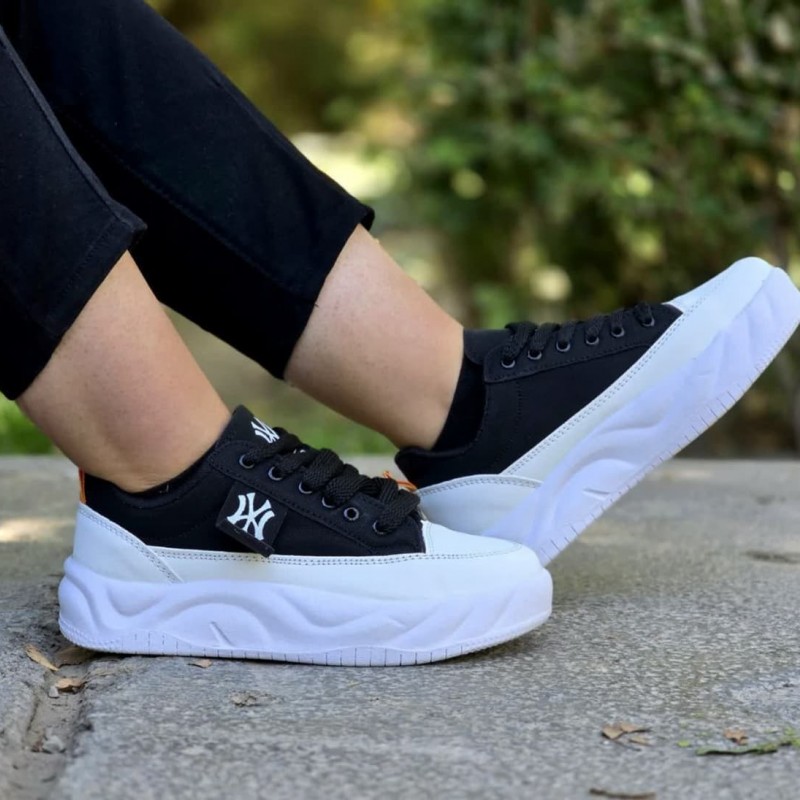 فروش ویژه کفش کتونی اسپرت ونس زنانه دخترانه مدل فشیون Fashion  پرطرفدار و به روز  رنگ سفید مشکی  با ارسال رایگان