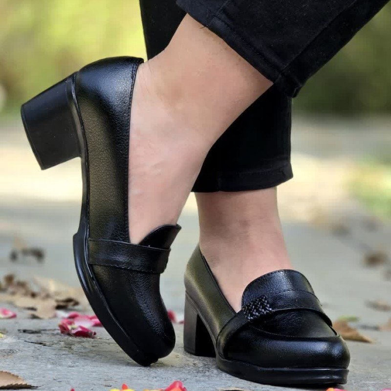 تخفیف ویژه این هفته کفش راحتی اداری زنانه  پاخور عالی رنگ مشکی تمام باارسال رایگان